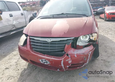 2005 Chrysler Town & Country Touring z USA, uszkodzony, nr VIN 2C4GP54L95R416976